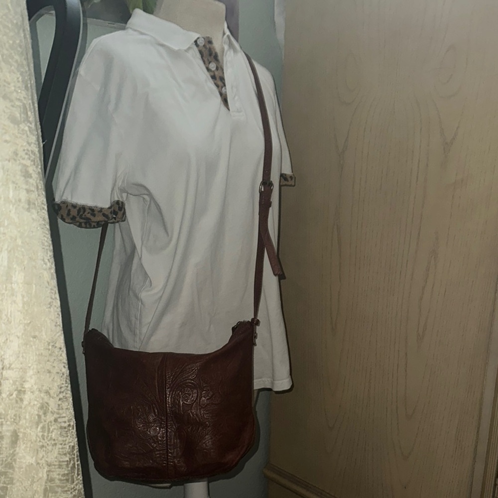 Elegant Brown Leather Shoulder Bag - Picture 5 of 13